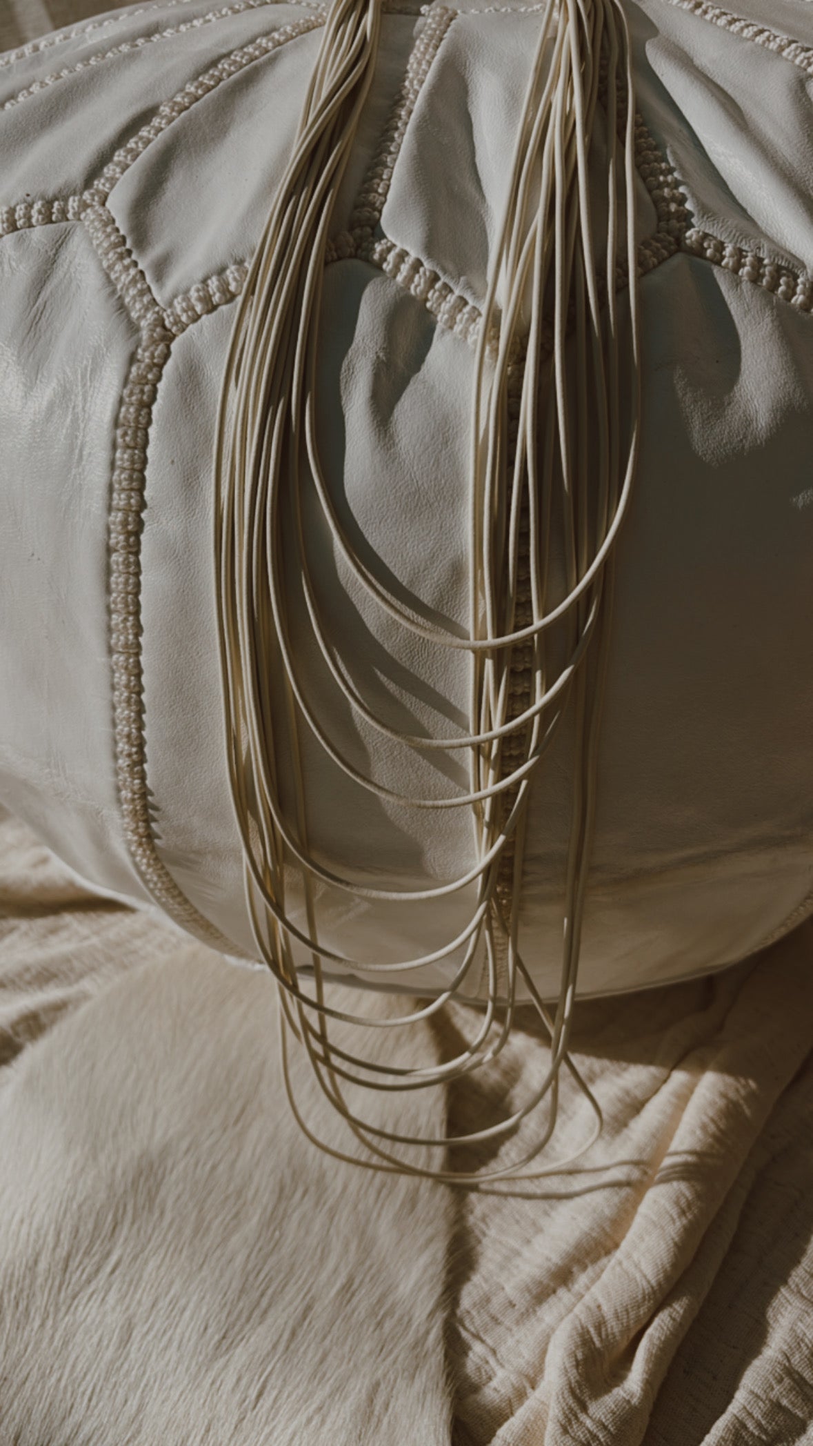 Collier LEATHER